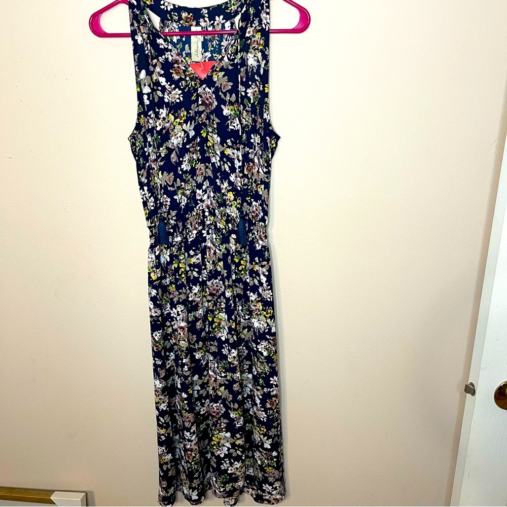 Evereve Allison Joy navy Corin Midi floral dress size small